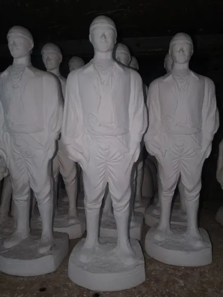 Cigano Ramon Imagem Cigano Carlos Escultura em Gesso Cru