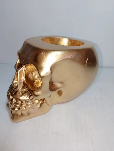 Cranio Craveira com Local de Colocar Vela de 7 Dias Dourada