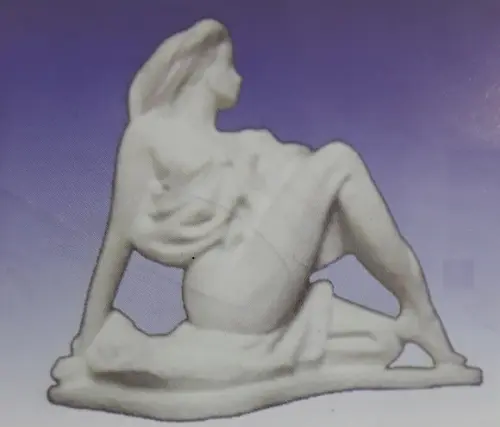 Deusa da Sedução Imagem Pomba Gira Cigana Sentada Gesso Cru