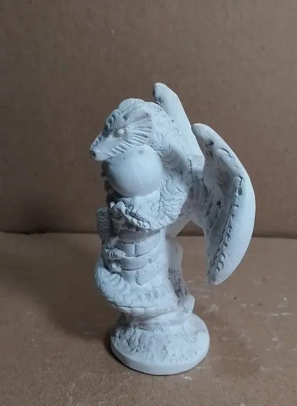 Dragão na Torre Escultura em Gesso Cru