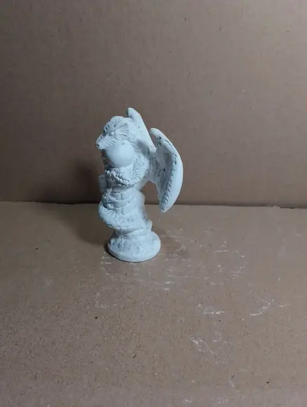 Dragão na Torre Escultura em Gesso Cru