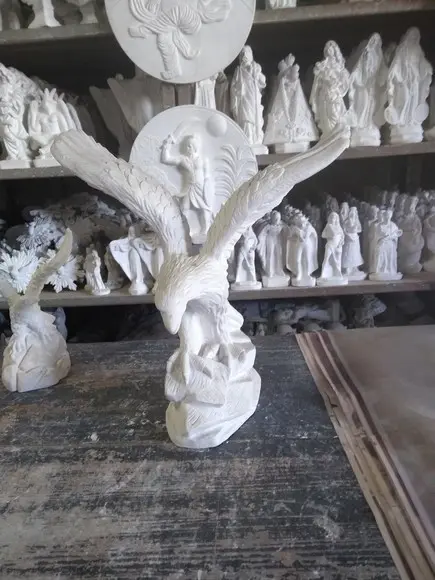 Escultura Águia Imagem da Águia com Asas Abertas Grande