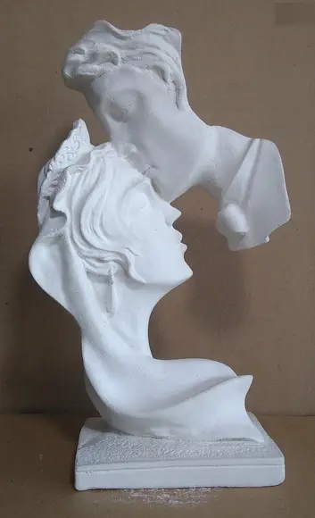 Escultura Beijo na Testa ou Alma Gêmea para Pintar