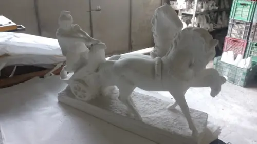 Escultura Biga Romana Imagem em Gesso para Pintar