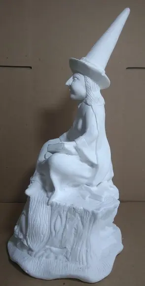 Escultura Bruxa Ravengar Imagem em Gesso Cru para Pintar