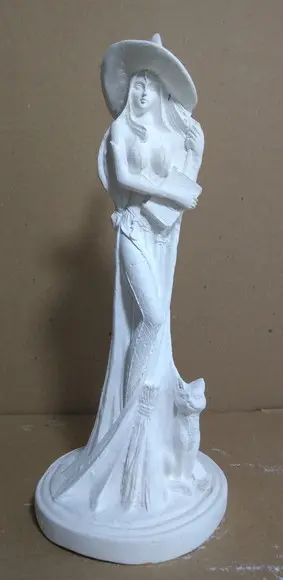 Escultura Bruxa Sabrina Imagem em Gesso Cru para Pintar