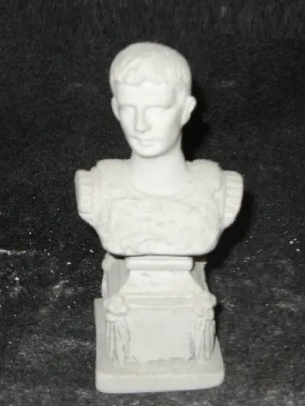 Escultura Busto Julio César em Gesso Cru para Pintar