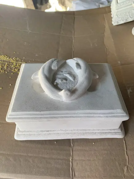 Escultura Caixa Golfinho Imagem em Gesso Cru para Pintar