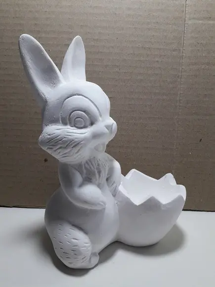 Escultura Coelho Feliz com Casca de Ovo para Pintar
