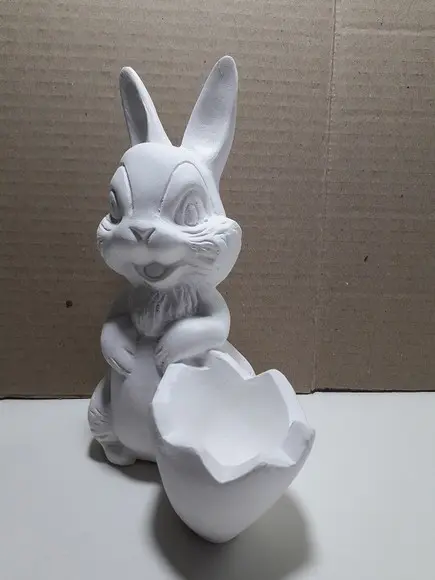 Escultura Coelho Feliz com Casca de Ovo para Pintar