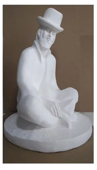Escultura Exu Capa Preta Sentado com Cartola em Gesso Cru