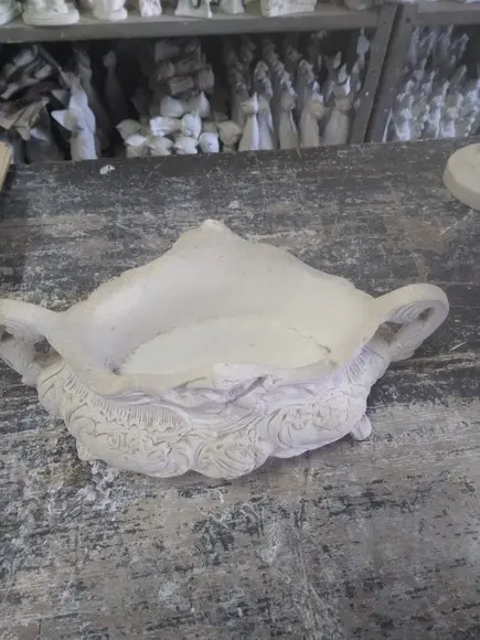 Escultura Floreira Grega Cesta de Mesa Linda com Vão no Meio
