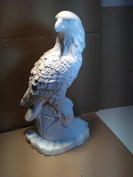 Escultura Gavião Imagem do Gavião em Gesso Cru Grande 47cm