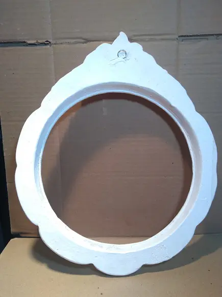 Escultura Moldura de Parede Coração com Gancho Atrás