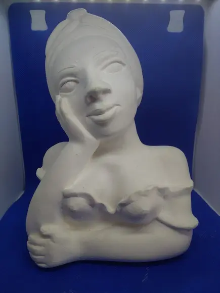 Escultura Namoradeira Dora Imagem em Gesso Cru para Pintar