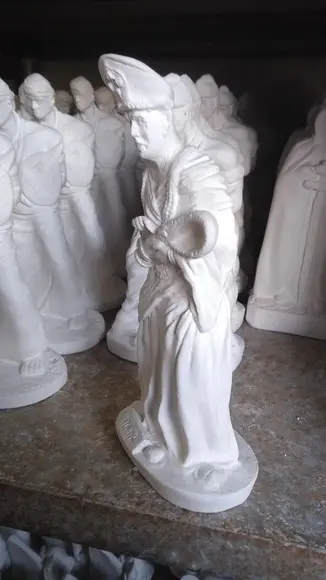 Escultura Nanã Orixá do Candomblé em Gesso Cru para Pintar