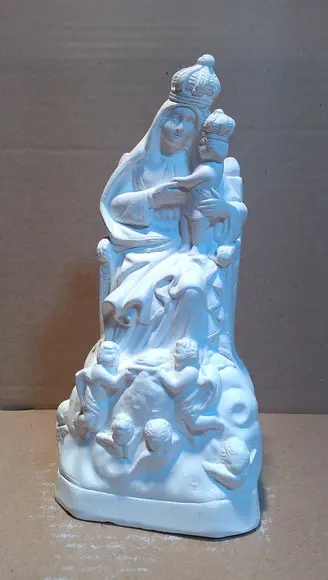 Escultura Nossa Senhora de Monte Serrat Imagem em Gesso Cru