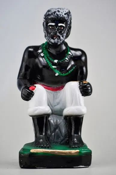 Escultura Preto Velho Pai Joaquim de Angola 100% em Gesso