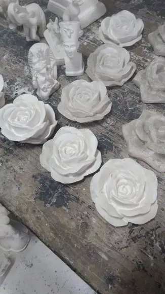 Escultura Rosa Imagem Rosa em Botão Aberta