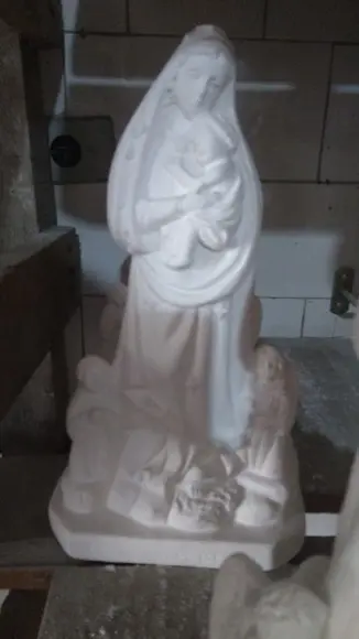 Escultura Santa Maria de Belém Imagem da Santa de Belem 30cm