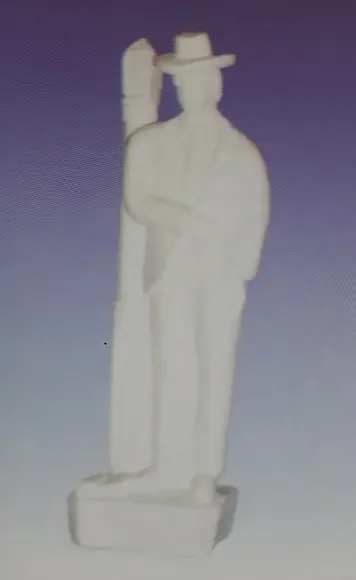Escultura Zé Pelintra no Poste Imagem Malandro em Gesso Cru
