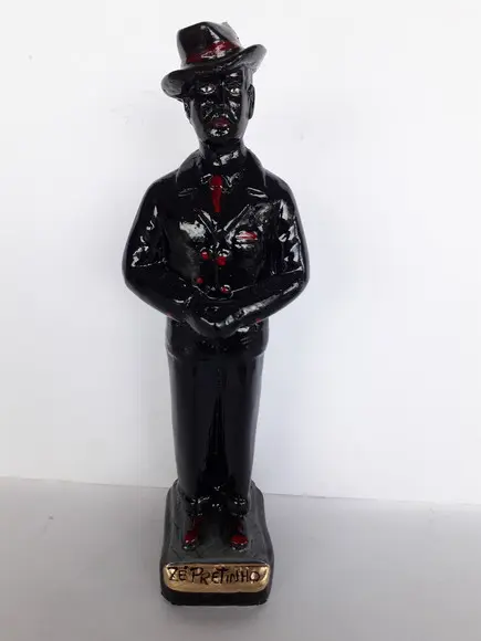 Escultura Zé Pretinho Imagem do Malandro Zé Pretinho Nova