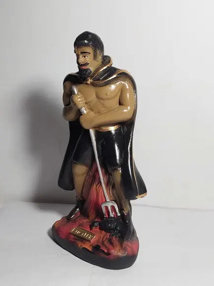 Exu Lúcifer Imagem Lúcifer com Capa Exu