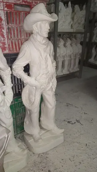 Imagem Baiano peão Boiadeiro escultura vaqueiro gesso cru