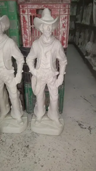 Imagem Baiano peão Boiadeiro escultura vaqueiro gesso cru