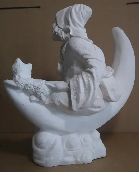 Imagem Bruxa na Lua Escultura em Gesso Cru da Bruxa na Lua