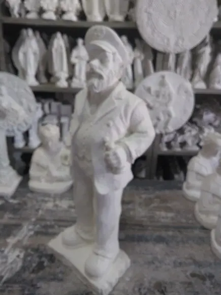 Imagem Capitão do Mar Escultura Marinheiro em Gesso Cru