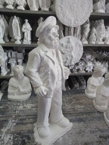 Imagem Capitão do Mar Escultura Marinheiro em Gesso Cru