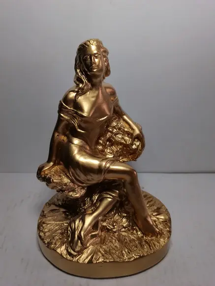 Imagem Cigana do Ouro Sentada Escultura Cigana Toda Dourada