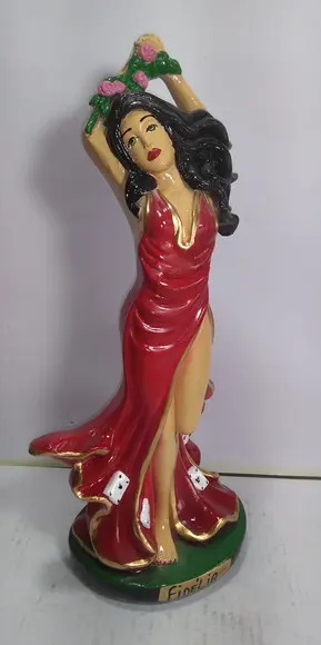 Imagem Cigana Fidélia Escultura Cigana com Cartas e Rosas
