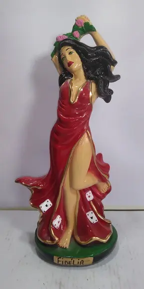 Imagem Cigana Fidélia Escultura Cigana com Cartas e Rosas