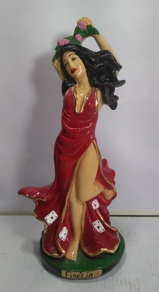 Imagem Cigana Fidélia Escultura Cigana com Cartas e Rosas