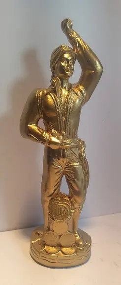 Imagem Cigano do Ouro Escultura do Cigano Vladimir c/ Moedas