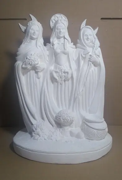 Imagem Deusa Tríplice Escultura Deusa Triplici em Gesso Cru