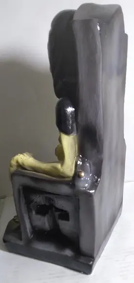 Imagem Exu Tata Caveira Escultura Exu Tata Caveira no Trono
