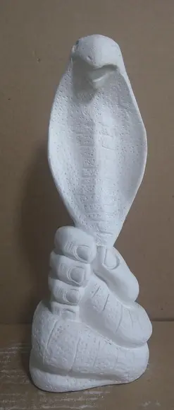 Imagem Mão Segurando Cobra Naja Escultura para Pintar 20cm