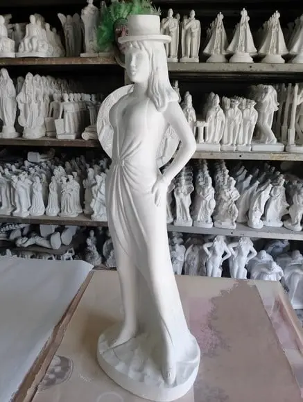 Imagem Maria Malandra Pomba Gira Dama da Noite com Chapéu