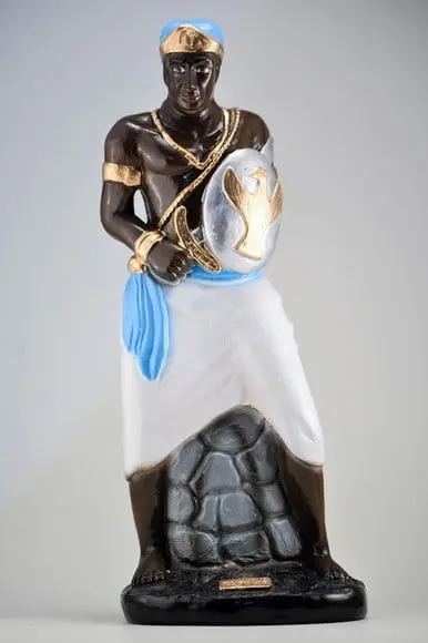 Imagem Oxaguian Escultura Orixá do Candomblé em Gesso