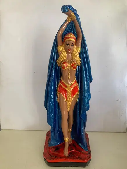 Imagem Pomba Gira da Noite Escultura 100% em Gesso Natural