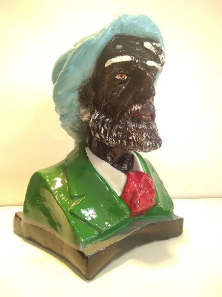 Imagem Preto Velho Pai Jacob Escultura do Busto em Gesso