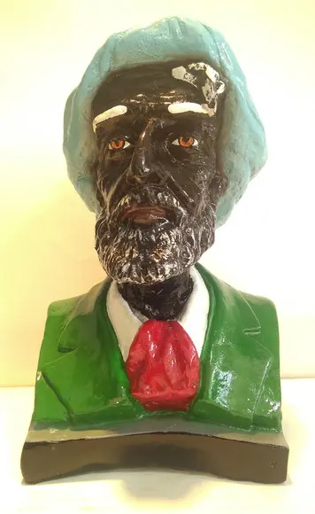 Imagem Preto Velho Pai Jacob Escultura do Busto em Gesso