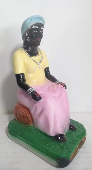 Imagem Preta Velha Vó Cambinda Escultura em Gesso Puro