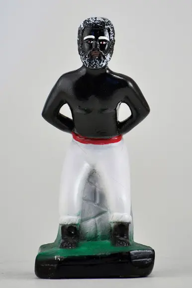 Imagem Preto Velho Pai José de Angola Escultura em Gesso