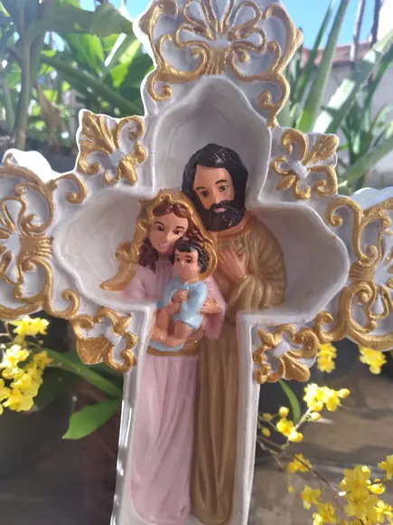 Imagem Sagrada Família Cruz Escultura com Pintura Especial