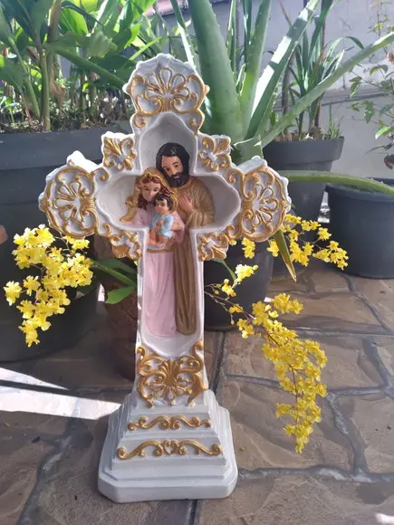 Imagem Sagrada Família Cruz Escultura com Pintura Especial