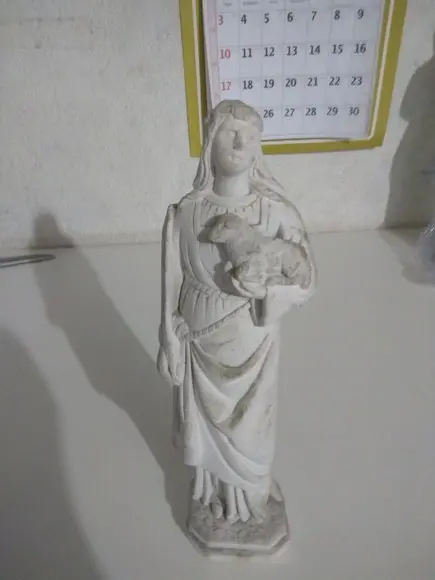 Imagem Santa Inês em Gesso Cru para Pintar Como Desejar